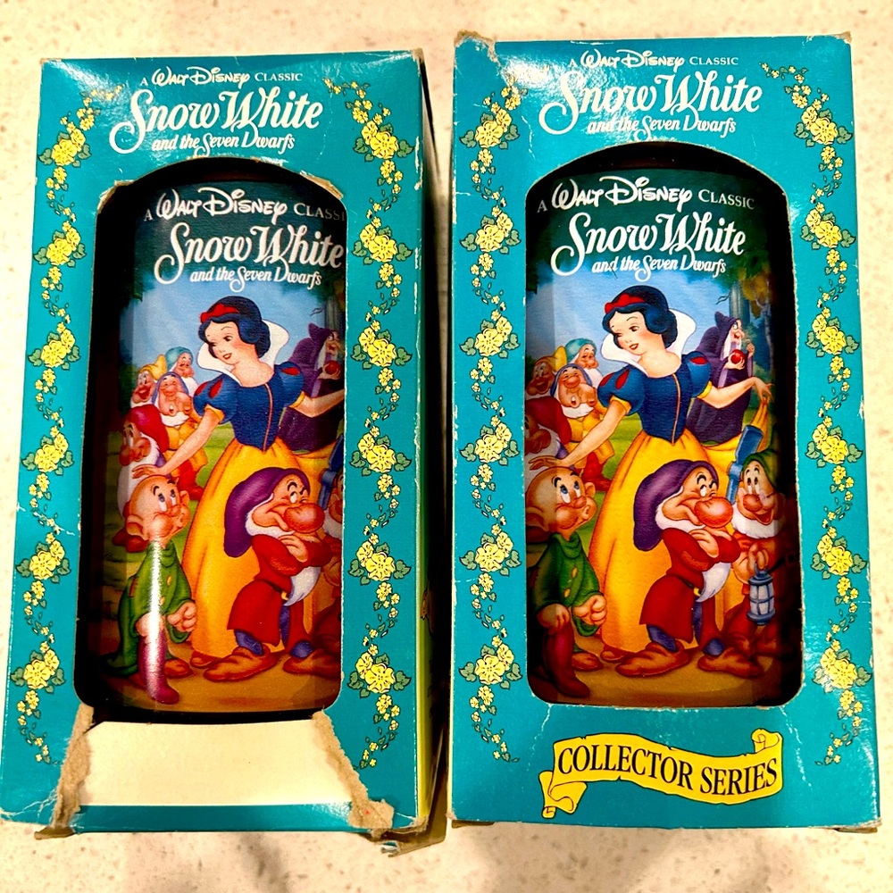 Vintage 90’s Burger King Snow White Collectible Drink ware. Set of 2